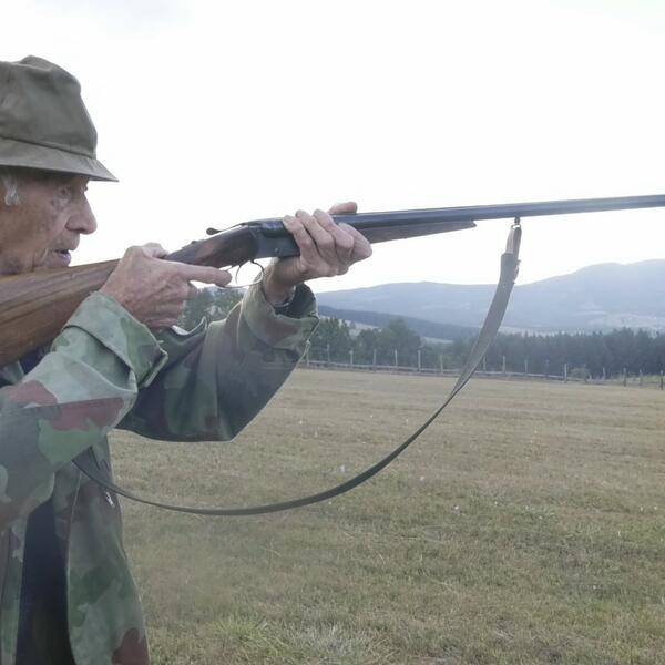 deda milić ima 93 godine, pešači po brdima i od puške se ne odvaja: najstariji je lovac u srbiji a ovo je tajna njegove vitalnosti