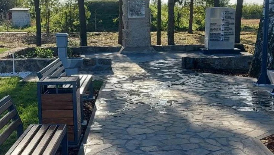 memorijalni kompleks za ubijene u malom orašju: posađeno šest čempresa i sazidana kapelica