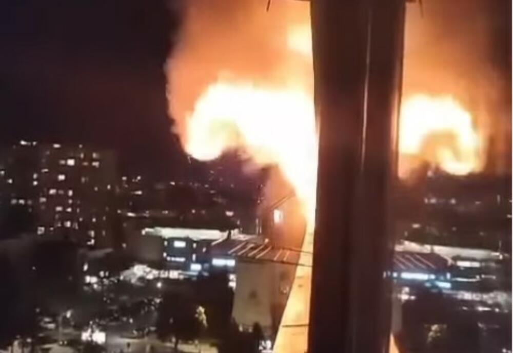 vatra probila krov! jeziv snimak sa vrha solitera smrti u kragujevcu: vatrogasci herojski gasili požar, ne misleći na svoje živote