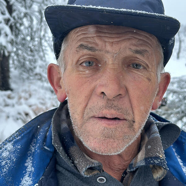 "struju nemamo satima i ne znamo kad ćemo je dobiti": sneg izazvao kolaps u ivanjičkim selima, meštani nemaju ni struje ni signala