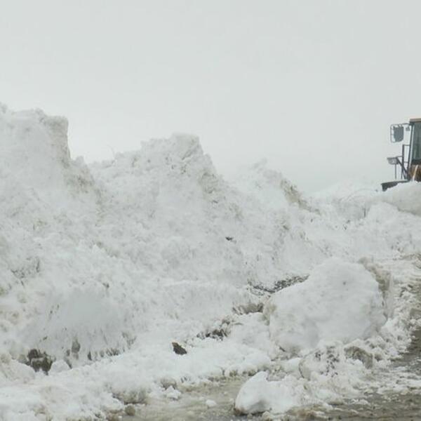 u 5 srpskih opština proglašena vanredna situacija! sneg padao 48 sati, 600 stanovnika odsečeno: deca ne idu u školu