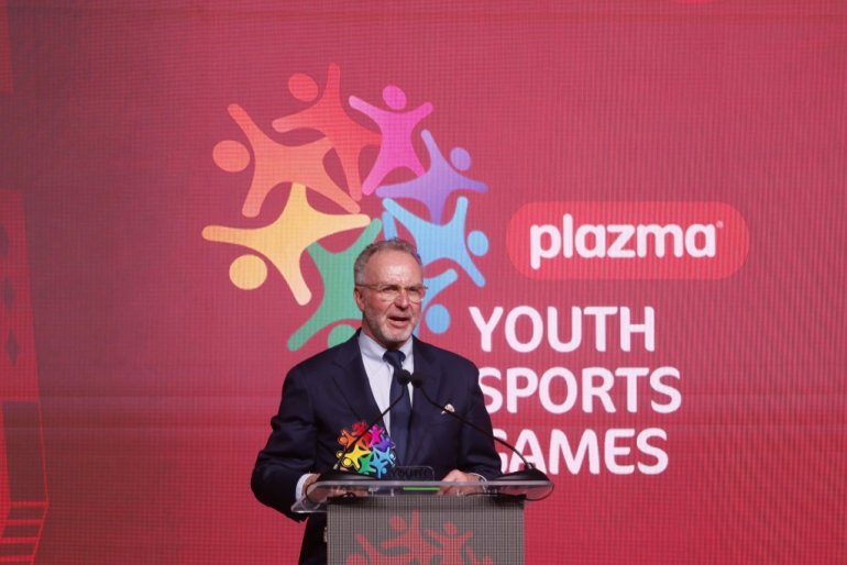 VUČIĆ NA CEREMONIJI U SAVA CENTRU: Nemačka fudbalska legenda Karl Hajnc Rumenige novi ambasador Sportskih igara mladih (FOTO/VIDEO)