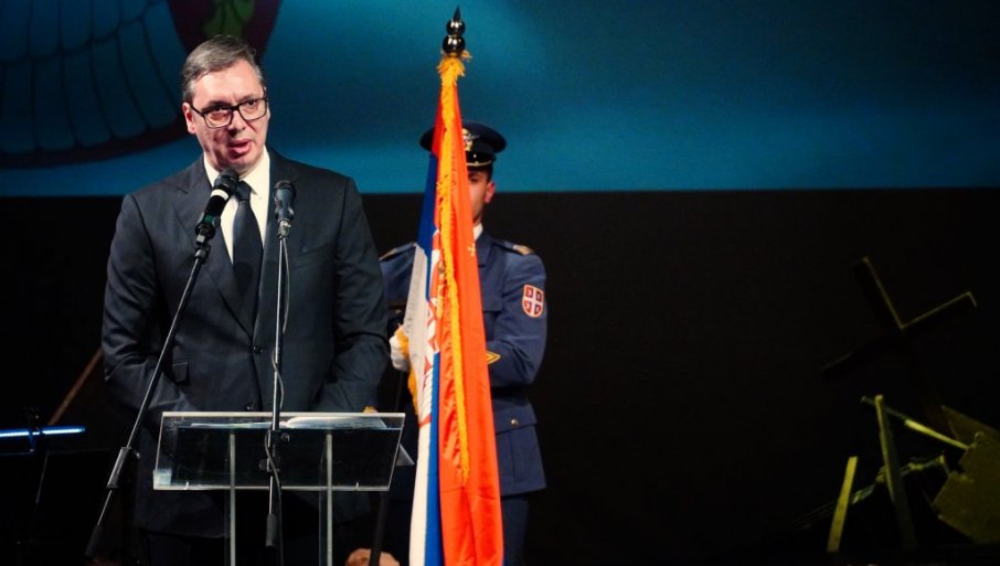 "NISTE PALI UZALUD" Vučić se poklonio senima junaka palih na KiM - Znaćemo da čuvamo sve što ste učinili za svoju otadžbinu (FOTO)