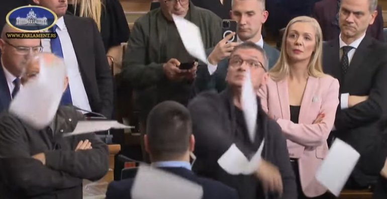 uživoANA BRNABIĆ NOVA PREDSEDNICA NARODNE SKUPŠTINE: Glasanje za izbor potpredsednika - Opozicija ponovo "divlja" (FOTO/VIDEO)