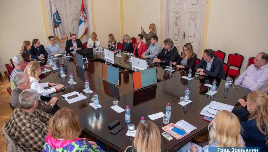 BIĆE REALIZOVANO VIŠE OD STOTINU PROGRAMA: Prvi radni sastanak tima Zrenjanin - nacionalna prestonica kulture (FOTO)