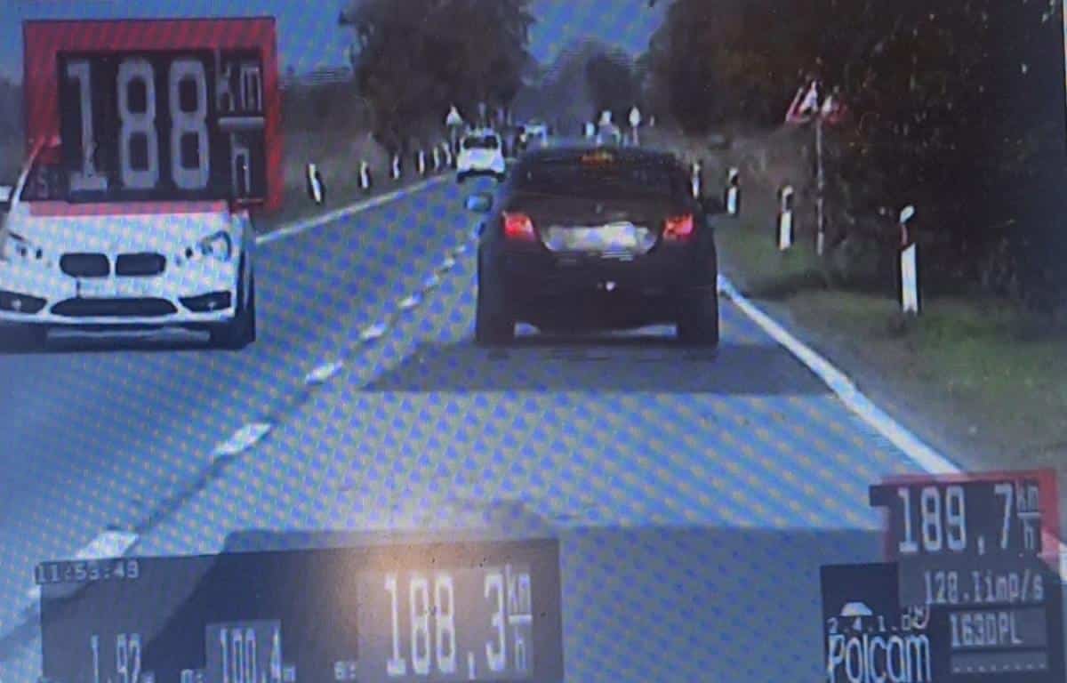 ULETIO U PRETICANJE BRZINOM OD 188 KILOMETARA NA SAT! Haos u Subotici, mladić (22) kažnjen sa 160.000 i oduzimanjem vozačke dozvole.