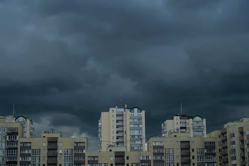 Kraj oktobra donosi ozbiljnu pojavu u Srbiji: Svi niži predeli su na udaru. Detaljna prognoza do početka novembra otkriva kakvo nas vreme očekuje u narednim danima.