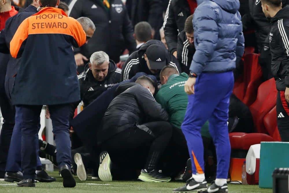 DRAMA NA FUDBALSKOM TERENU! Legendarni Mađar se srušio i počeo da se trese – meč Lige nacija odmah prekinut