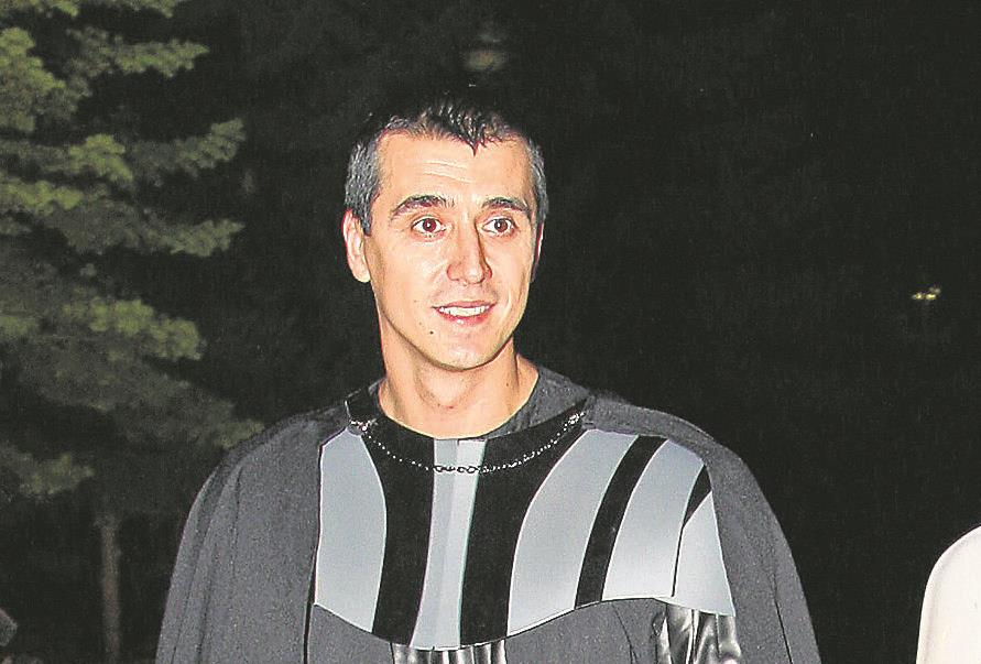 POZNATI FOLKER 90-IH OTKRIO KAKAV BAKŠIŠ JE OSTAVLJAO ZEMUNSKI KLAN! Bio okićen kao jelka, a onda su IZVADILI…