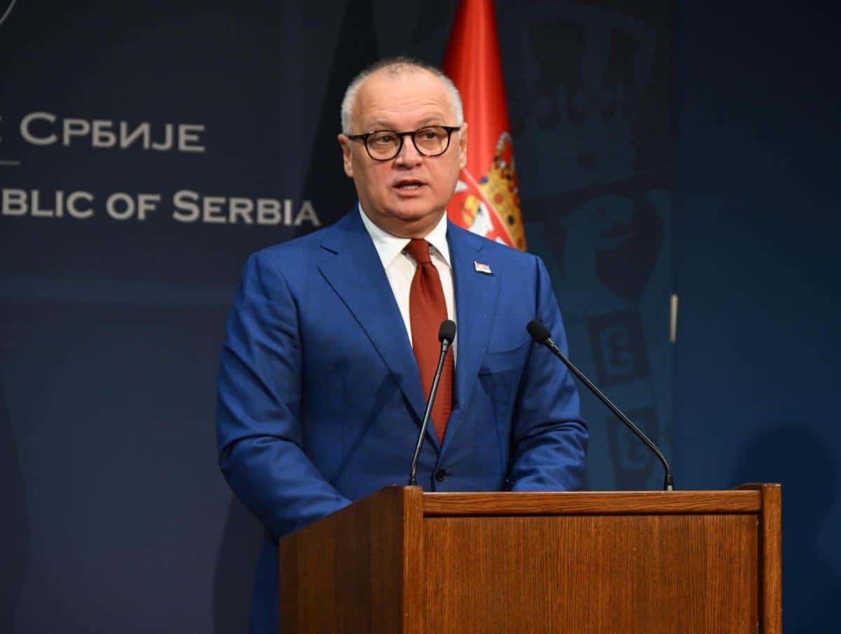KURIR SAZNAJE: Vesić hitno prebačen u Institut u Sremskoj Kamenici zbog ozbiljnog pogoršanja zdravstvenog stanja