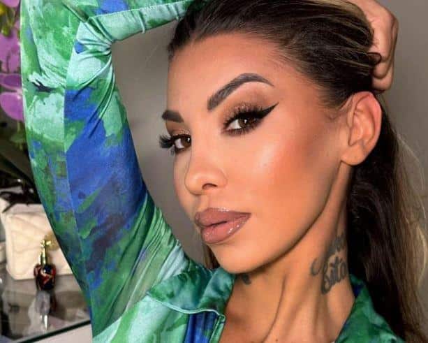 ANELI IZLAZI IZ ELITE ZBOG TUŽBE! Na sudu će se OBRAČUNATI sa ovom starletom, njena sestra besna: Ne znam kako spavaju mirno ovi koji drugovima nude svoju decu!