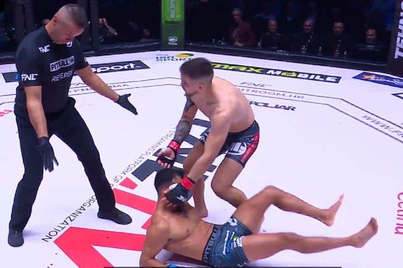 STRAVIČNE SCENE NA FCN 20! Bojković brutalno nokautirao rivala, bore mu se za život! (VIDEO)