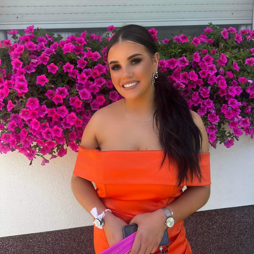 DruštvoDruštvo"Kolena su me nesnosno bolela, a lekari me ubeđivali da mi nije ništa. Onda sam saznala strašnu istinu": Ivana (25) pobedila opaku bolest i sada radi ovoReagujKomentarišiReagujKomentariši