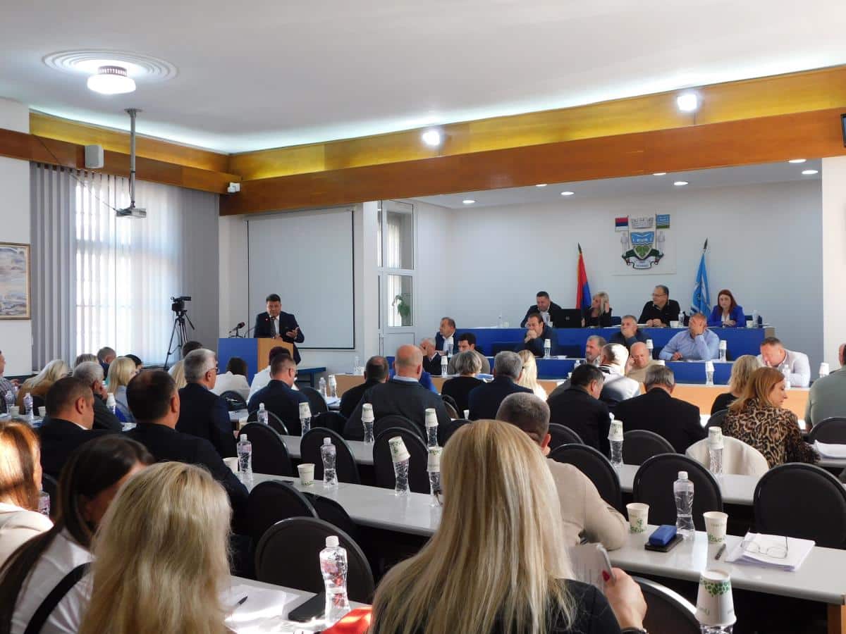 SrbijaSrbijaLOZNICA DOBIJA GRADONAČELNIKA: Sutra zaseda Skupština gradaReagujKomentarišiReagujKomentariši