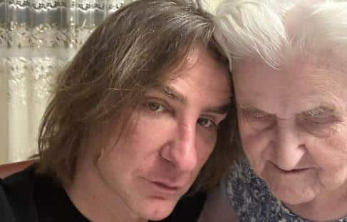 “OSTAO SAM SAM!” Željko Mitrović se potresnim rečima oprostio od majke: Kević moj, znaš da stalno pravim gluposti..