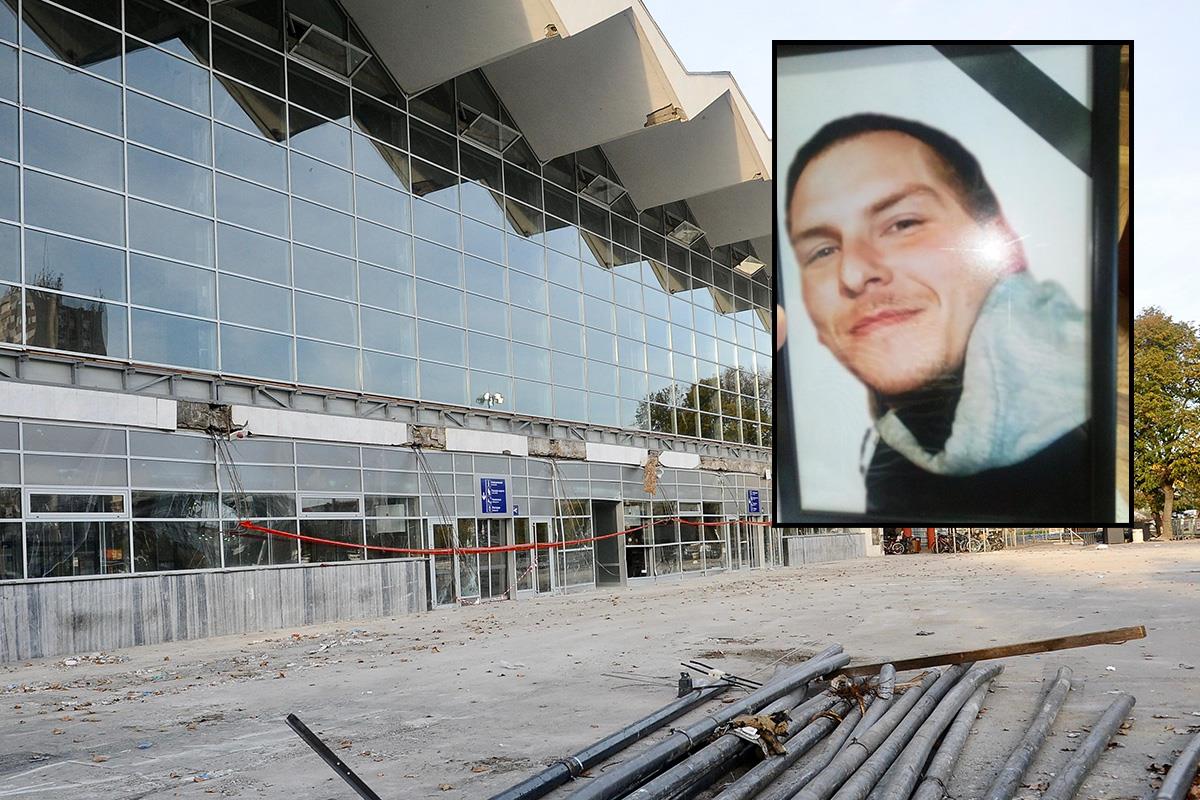 HronikaHronika"SAMO SAM MU VIDELA LICE, NISAM MOGLA DA GLEDAM DALJE…" Stefan Hrka iz Beograda stradao je u Novom Sadu, majka neutešna: "Pričam sa njim, on me čuje…"2 · Reaguj 12 · Reaguj 1