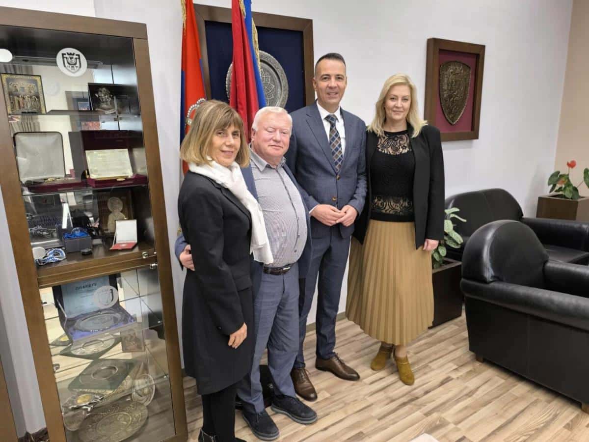 SrbijaSrbijaPODRŠKA SLEPIM I SLABOVIDIM OSOBAMA Prijem u Gradskoj upravi Kruševca za Savez slepih Sebije i MOS KruševacReagujKomentarišiReagujKomentariši