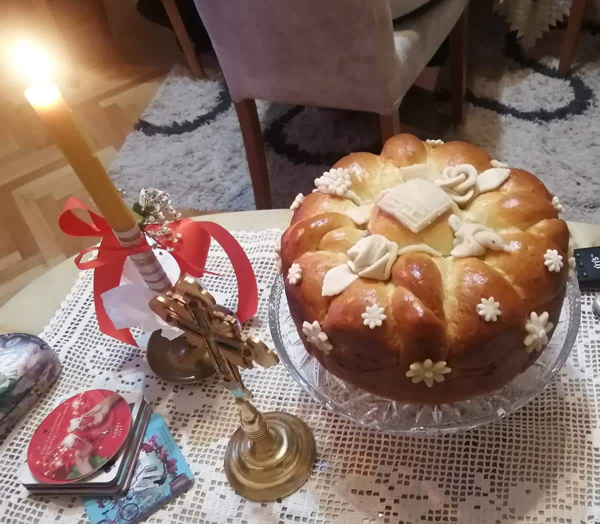 SLAVSKA TRPEZA NE SME BITI BEZ OVIH OBELEŽJA: Ove 4 stvari su obavezne u srpkoj pravoslavnoj tradiciji