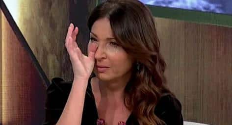 SANJA MARINKOVIĆ RONI SUZE NA PINKU: “Bivši suprug mi nije izjavio SAUČEŠĆE!” Slomila se uživo u programu: Za njegovo venčanje sam pročitala u novinama…