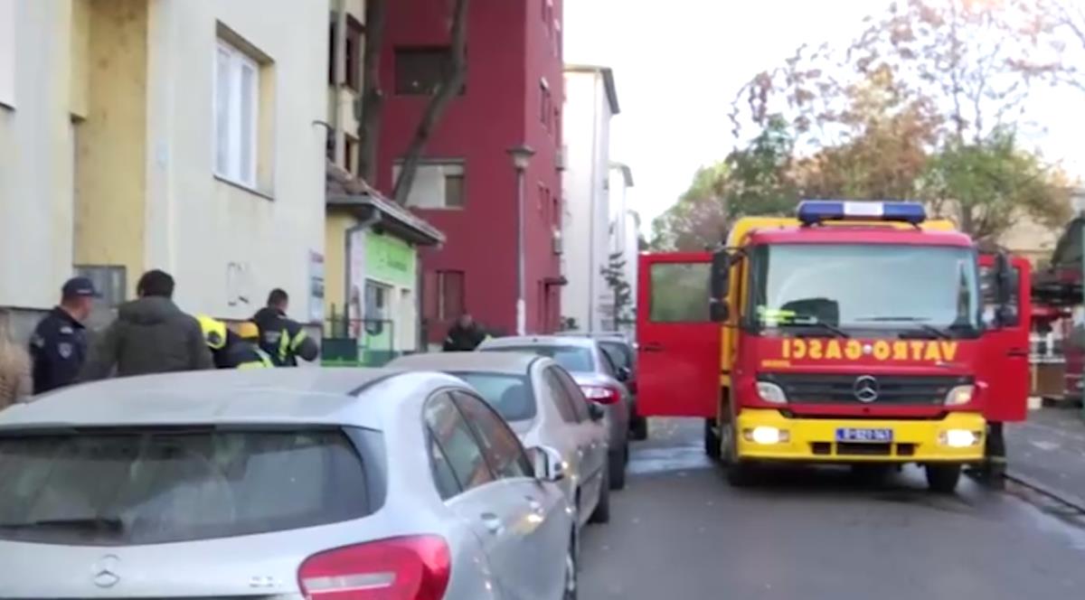 HronikaHronikaIZGORELA KUHINJA Požar u stanu u Novom Sadu, vatrogasci brzom reakcijom sprečili eskalaciju (VIDEO)ReagujKomentarišiReagujKomentariši