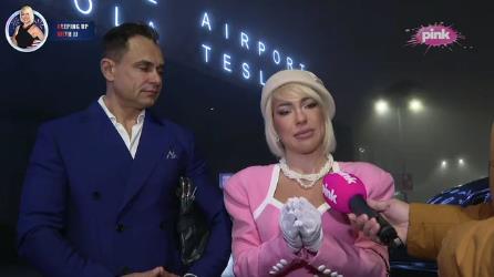 StarsStarsJOVANA JEREMIĆ ISPROZIVALA DEČKA DRAGANA! Ovo niko nije očekivao od nje, voditeljka javno ismejala partera: Ova Afroamerikanka…2 · Reaguj 32 · Reaguj 3