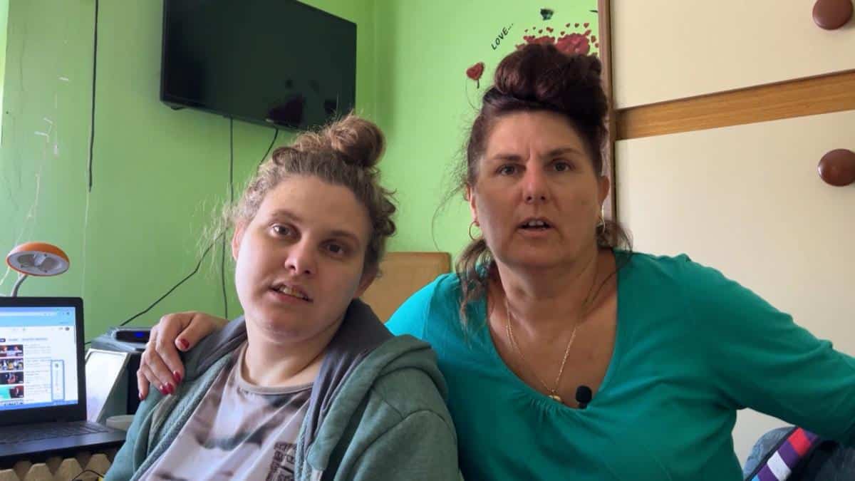 “Pao mi je teret sa leđa!” Roditelji dece sa teškim oboljenjima dobili ogromno olakšanje: Od sada se mogu prijaviti za status negovatelja, evo šta to znači