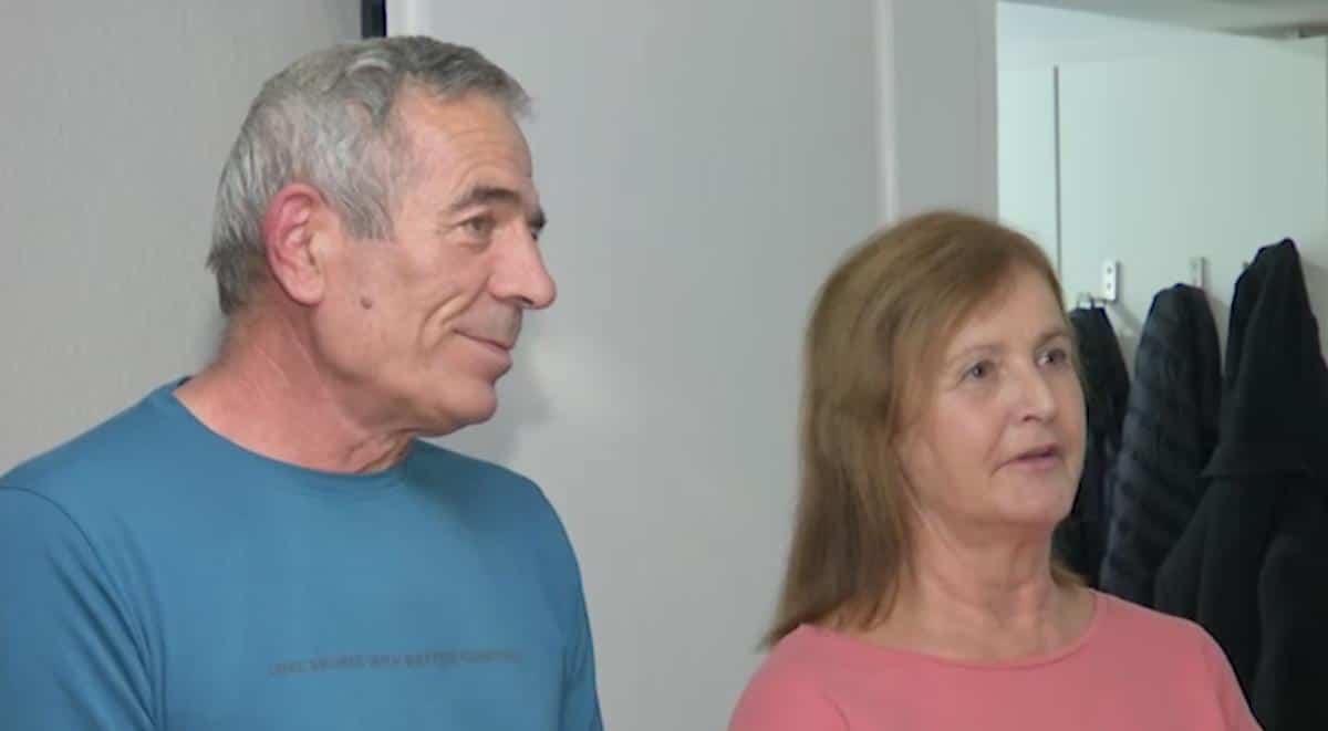 DruštvoDruštvo"Popili smo kafu, pa doneli odluku" Stana je za 240 dinara dobila stan u Zemunskim kapijama: "Ćerka je samo izustila jednu rečenicu, zbunjena sam" (FOTO)ReagujKomentarišiReagujKomentariši