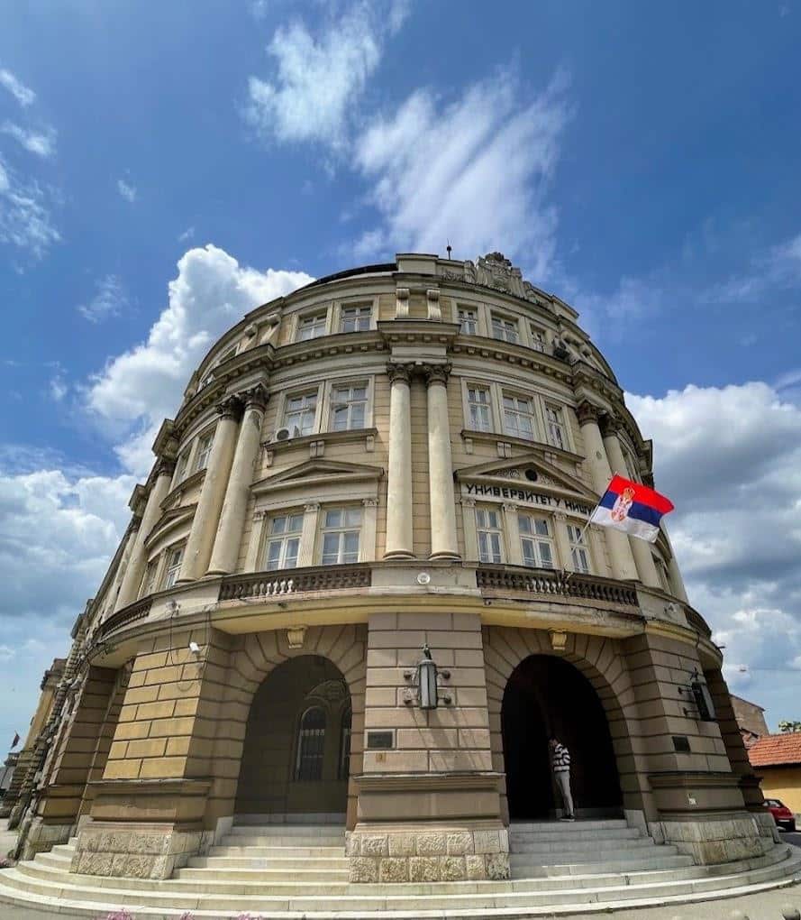 RAZGOVOR O RAZVOJU VISOKOG ŠKOLSTVA U KRUŠEVCU Gradonačelnik Kruševca i savetnik ministra nauke, tehnološkog razvoja i inovacija posetili Univerzitet u Nišu