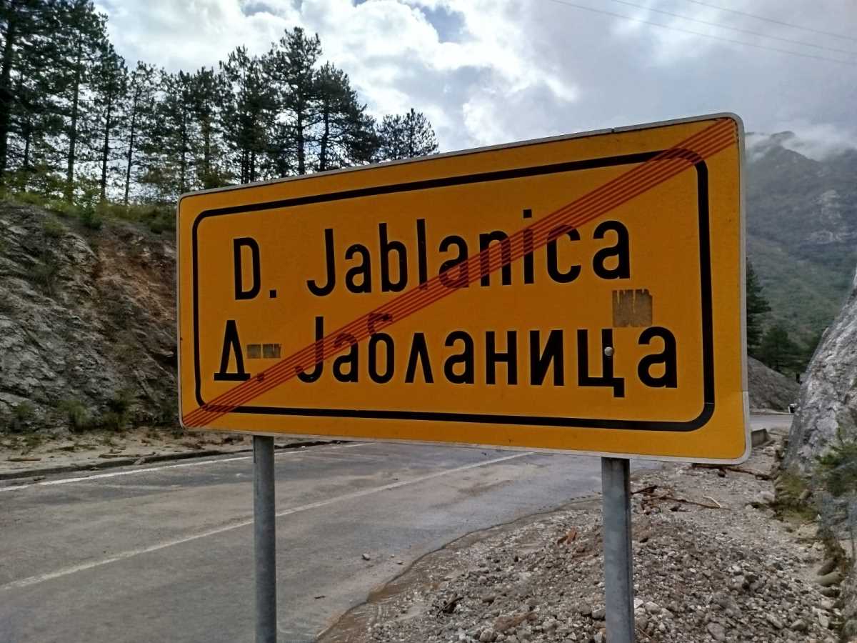 NASTAVLJAJU SE PROTESTI U DONJOJ JABLANICI: Skup zbog sporog delovanja Vlade FBiH u sanaciji oštećenja železničke pruge