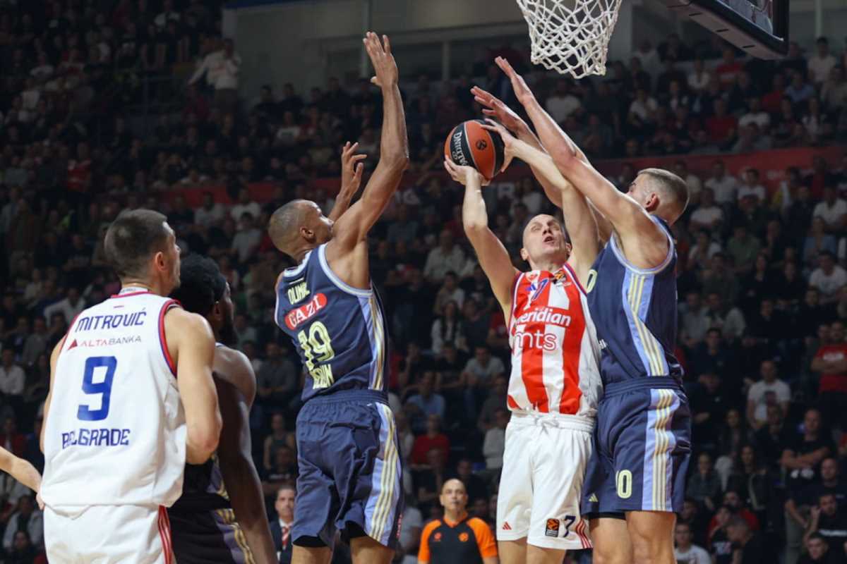 ZVEZDA POSLE ROVOVSKE BITKE I NOVE SUDIJSKE KRAĐE PALA U VILERBANU: Crveno-beli nakon triler završnice poraženi od Asvela, arbitri pogurali domaćina u finišu!