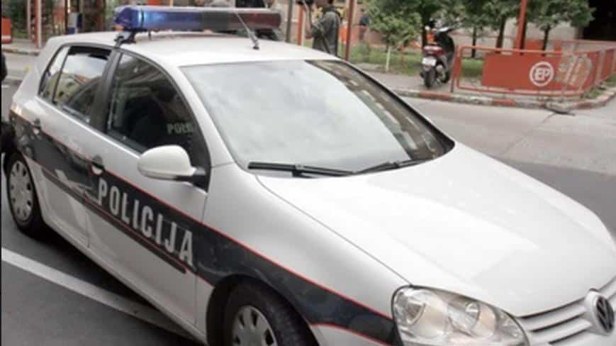 “BMW” SLETEO U TUĐE DVORIŠTE: Čula se strašna buka, komšije odmah istrčale na ulicu (VIDEO)