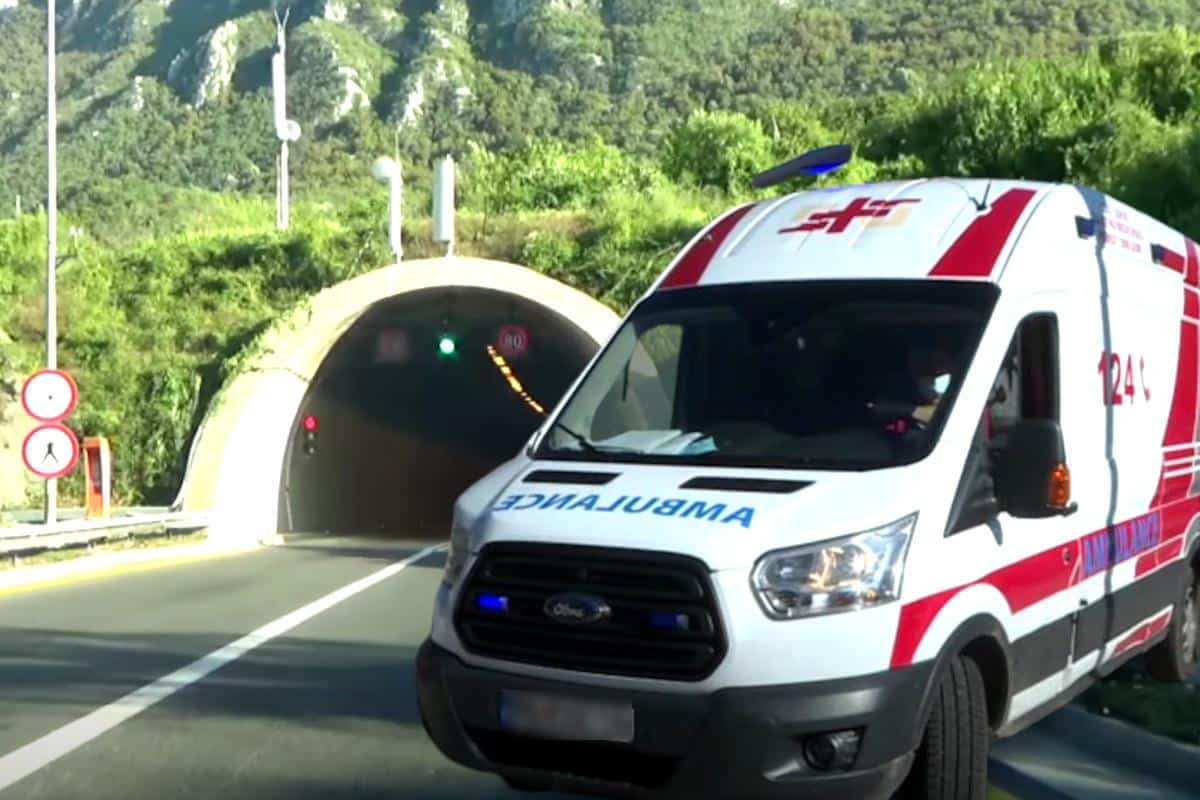 Crna GoraCrna GoraSTRAVIČNA SAOBRAĆAJKA NA PUTU PODGORICA-BUDVA! Povređene četiri osobe, hitno prebačeni u cetinjsku bolnicuReagujKomentarišiReagujKomentariši