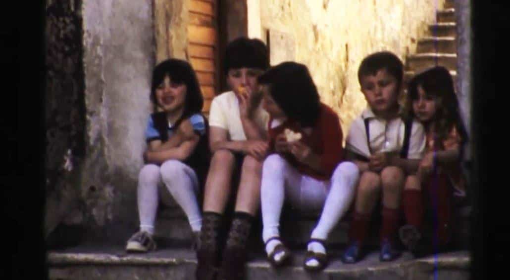 “Sve je ostalo isto i nakon 45 godina”: Fotografija dnevnog boravka iz Jugoslavije izazvala lavinu komentara, svi se složilo oko jednog!