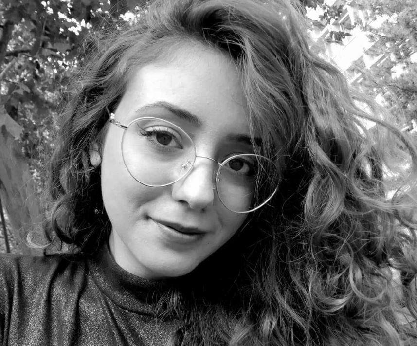DruštvoDruštvoKo je Emilija Popović (28), prerano otišla a toliko postigla: Srbija tuguje za njom, povodom njene smrti oglasila se i Matica srpska! "Ema nam je mnogo značila"ReagujKomentarišiReagujKomentariši