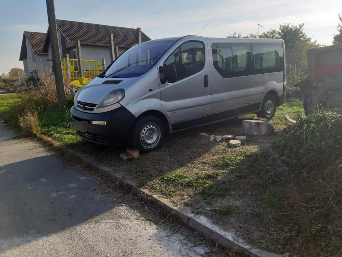 HronikaHronikaBIZARNA NESREĆA U APATINU! JOVANA UBIO KOMBI KOJI JE POPRAVLJAO: Vozilo skliznulo sa dizalice i palo na njega (foto)ReagujKomentarišiReagujKomentariši