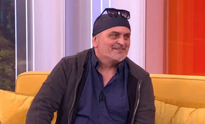 DruštvoDruštvo"Izvini, mogu li da stavim ruku na tvoje grudi da pozdravim brata?" Goran se sreo sa sestrom mladića čije srce kuca u njemu a onda se desilo nešto čudno 1 · Reaguj 11 · Reaguj 1
