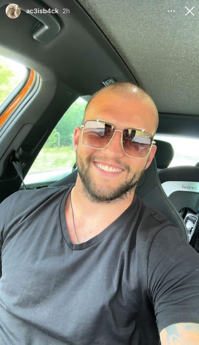 StarsStarsNA GRUDIMA TETOVAŽE I TRI KRSTA! Veljko Ražnatović pokazao posebnu prostoriju u Cecinoj vili, došao kod mame da predahne (FOTO)1 · ReagujKomentariši1 · ReagujKomentariši