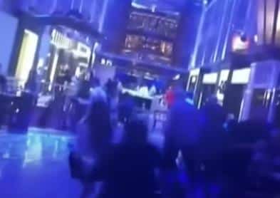 DRAMATIČAN SNIMAK! HAOS NA KRUZERU, BROD SE NAGLO POMERIO! Sve je počelo da pada po radnjama, nastala opšta panika (VIDEO)