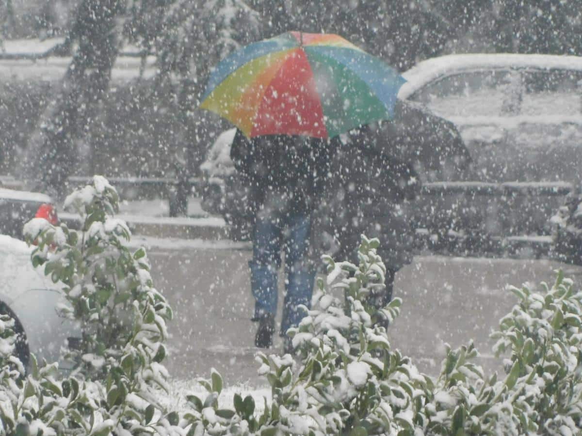 Vrtoglave promene vremena pred nama: Sneg se očekuje u ovim delovima Srbije, upaljen i meteo alarm zbog jedne pojave