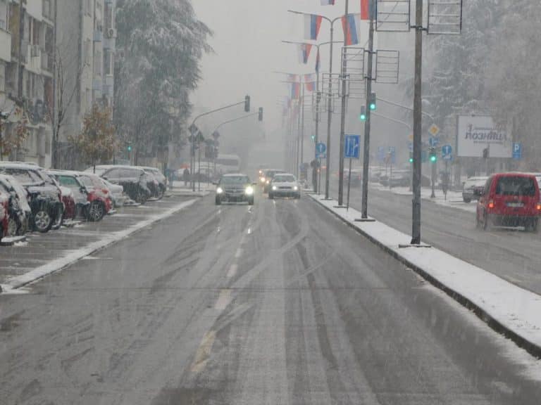 DruštvoDruštvoKad nas ponovo čeka i do 20 stepeni, jedan datum je ključan: Sutra u Srbiji hladno, ponegde i sneg, a potom sledi novi temperaturni šokReagujKomentarišiReagujKomentariši