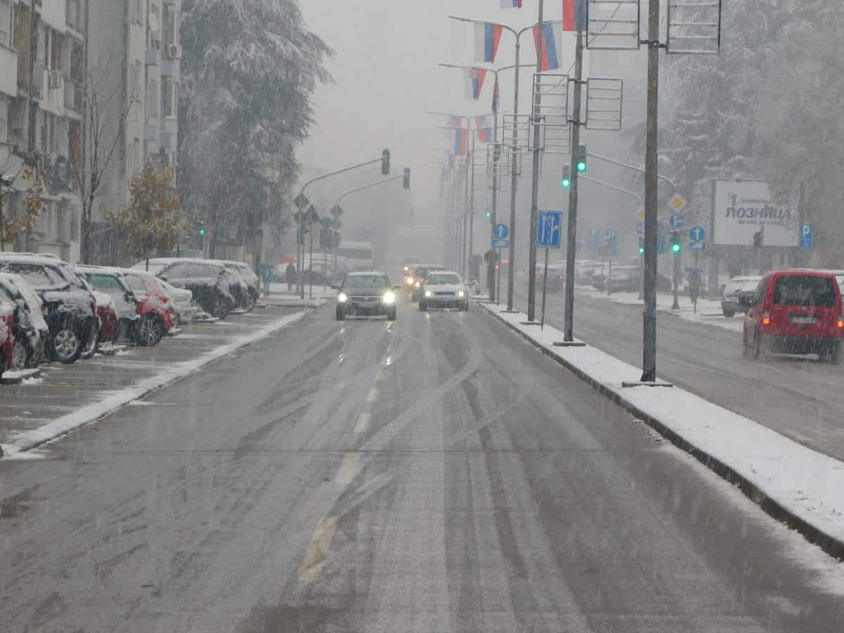 DruštvoDruštvoKad nas ponovo čeka i do 20 stepeni, jedan datum je ključan: Sutra u Srbiji hladno, ponegde i sneg, a potom sledi novi temperaturni šokReagujKomentarišiReagujKomentariši