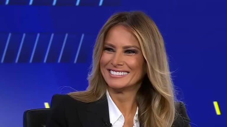 “Donald ne nosi pidžamu” Melanija uživo u emisiji otkrila detalje iz spavaće sobe: Kad su je pitali u čemu Tramp spava, ceo studio prasnuo u smeh