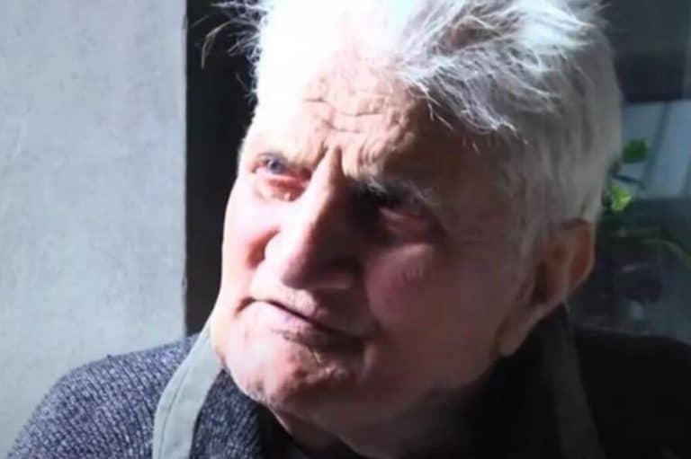 Otišao do grada da proda stoku, pa nestao sa lica zemlje: Nakon 30 godina dovezao se taksijem u istoj odeći, svi ostali zgranuti kada su ga ugledali