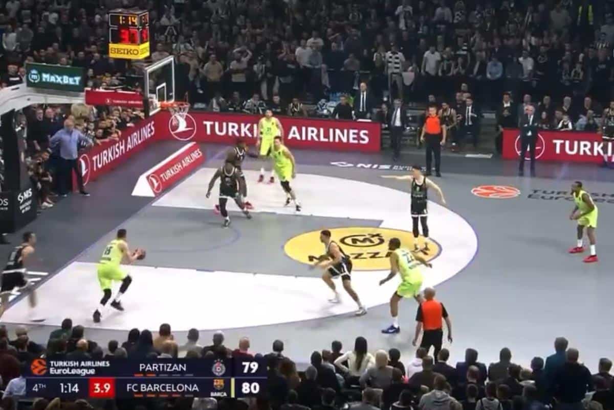 BRUKA I SRAMOTA EVROLIGAŠKIH SUDIJA – PARTIZAN JE POKRADEN PROTIV BARSE?! Ključni trenutak koji je svima promakao! Navijači su besni, isplivao šok snimak! VIDEO