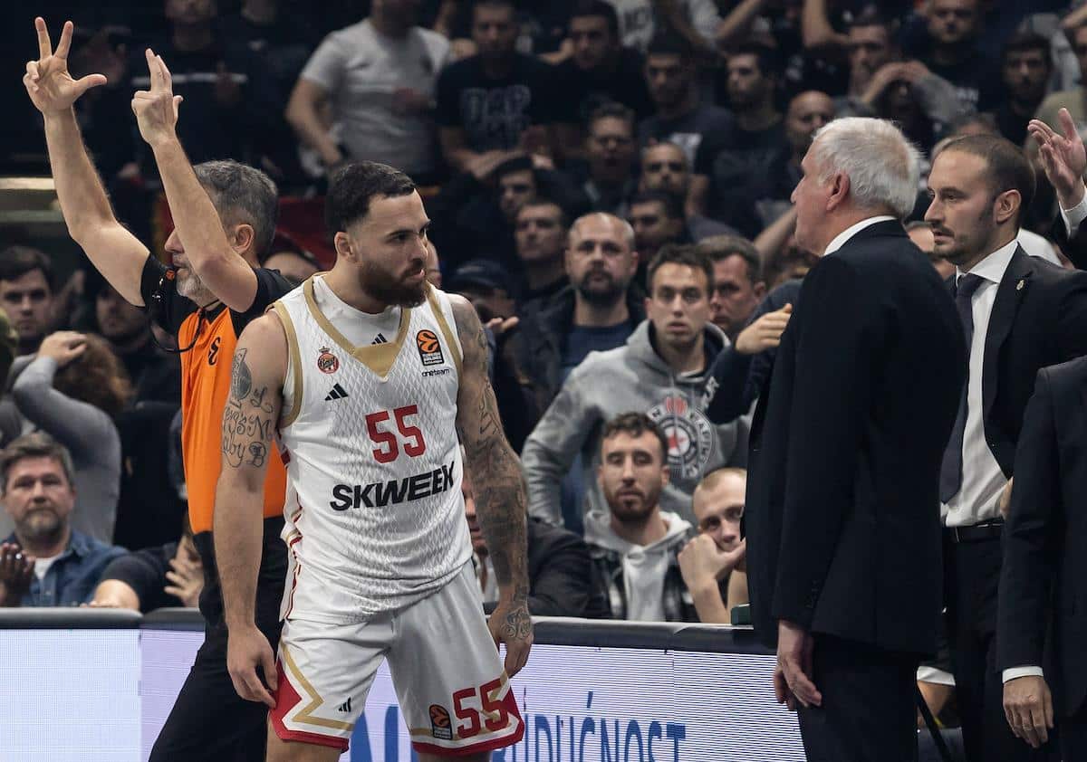 “AKO SI MUŠKO, RECI MI U LICE ŠTA IMAŠ” Majk Džejms ne može da smisli trofenog trenera: Progovorio o najneprijatnijoj situaciji koju je doživeo u karijeri!