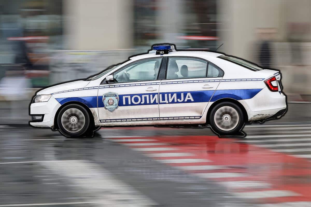 BeogradBeogradUNIŠTEN AUDI POZNATE FIRME IZ ČAČKA! Incident na VračaruReagujKomentarišiReagujKomentariši