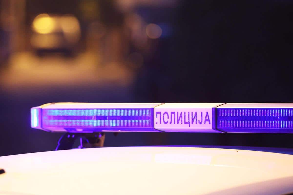 HronikaHronikaPUCALI NA SLAVLJU, VIŠE OSOBA POVREĐENO: Svadba u Titelu se pretvorila u horor – na licu mesta forenzičari i inspektori Reaguj 2Reaguj 2