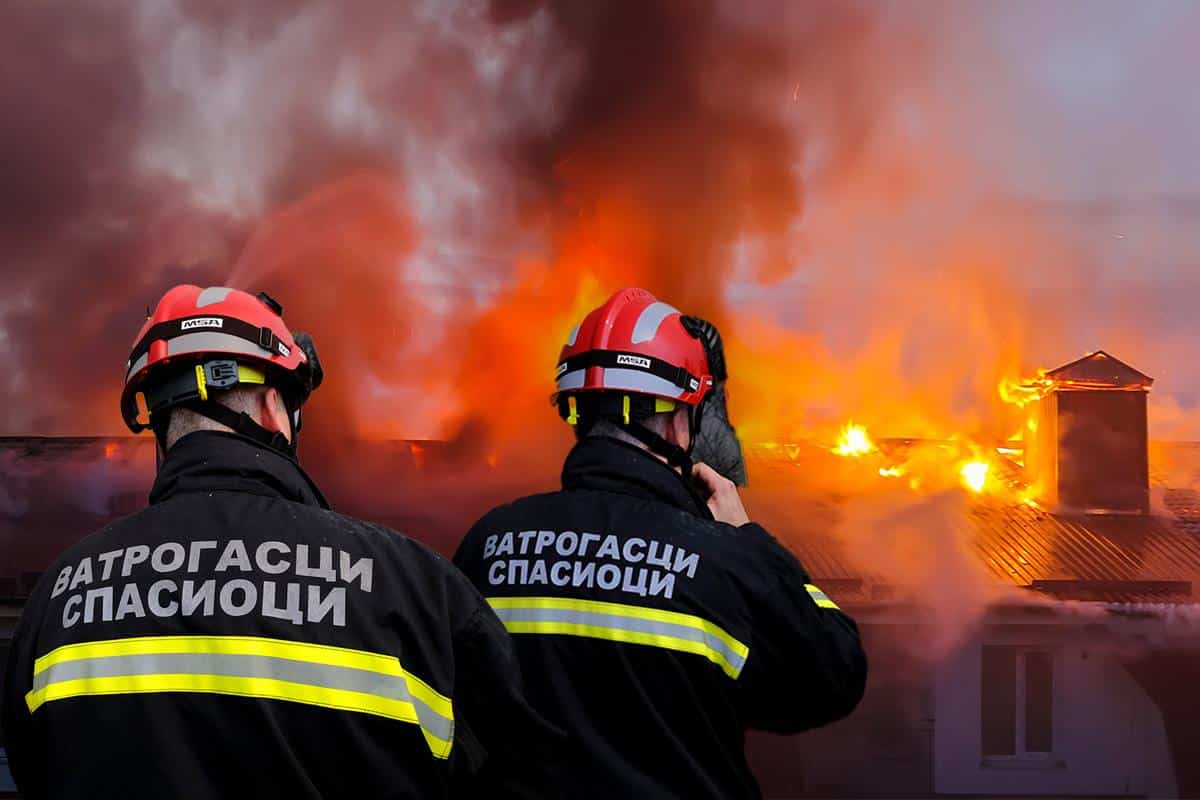 HronikaHronikaDVOJE MRTVIH U POŽARU U VOJKI! Goreo centar za beskućnike, vatrogasci evakuisali više od 20 ljudi (VIDEO)ReagujKomentarišiReagujKomentariši