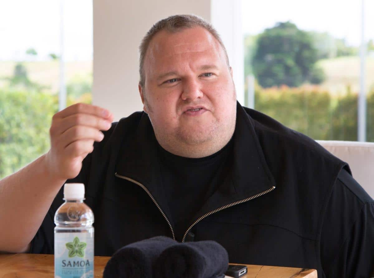 KIM DOTKOM DOŽIVEO TEŽAK MOŽDANI UDAR! Oglasio se čuveni begunac i “sajber špijun”: “Imam najbolje zdravstvene stručnjake koji mi pomažu da se oporavim”