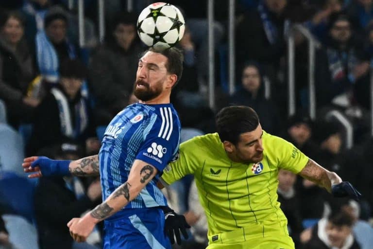 Iz minuta u minutFudbalIz minuta u minutFudbalDINAMO NAPRAVIO VELIKI PREOKRET: Zagrebčani primili rani gol, pa postigli dvaReagujKomentarišiReagujKomentariši